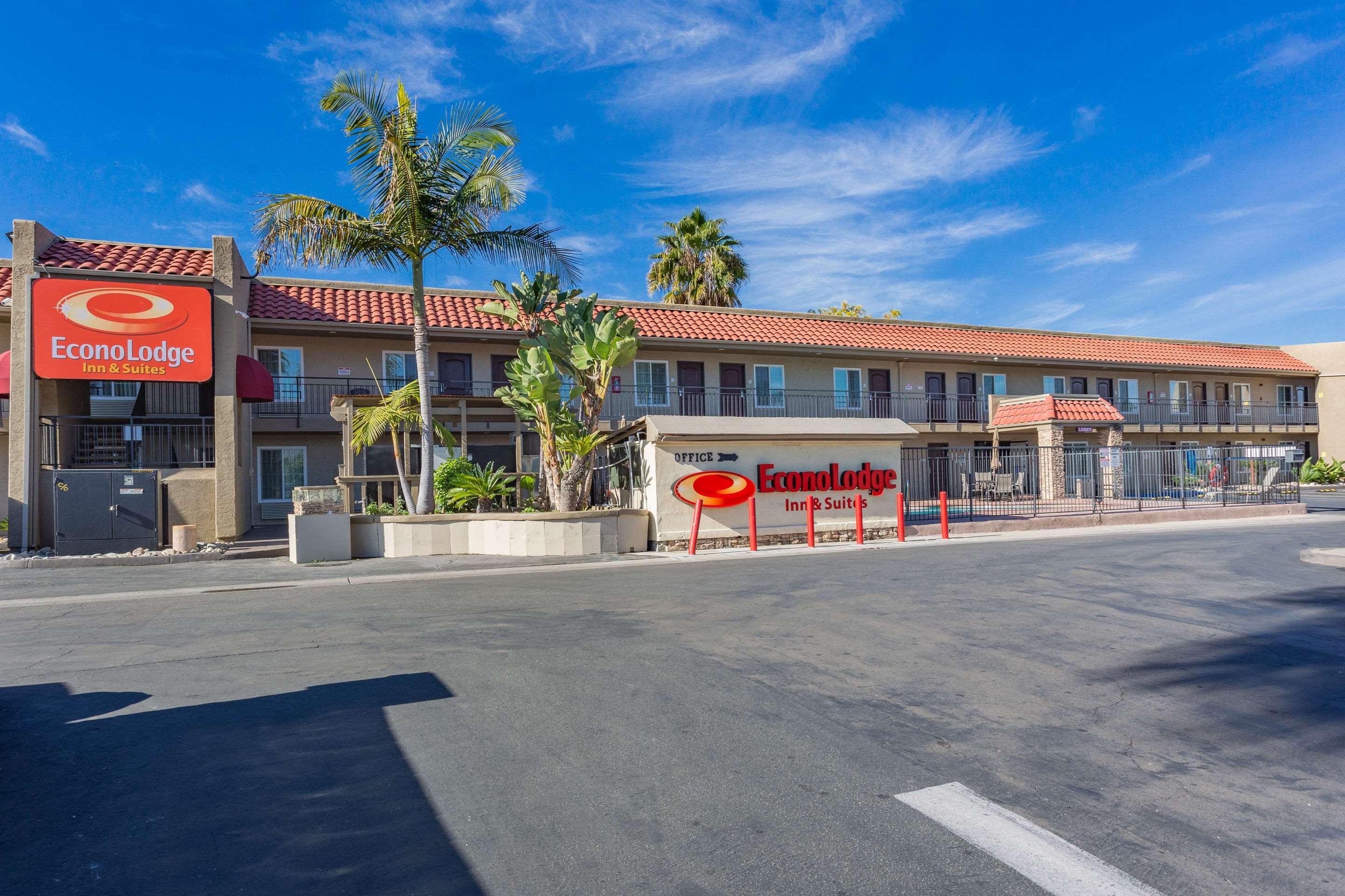 Econo Lodge Inn & Suites Escondido Downtown Exterior foto